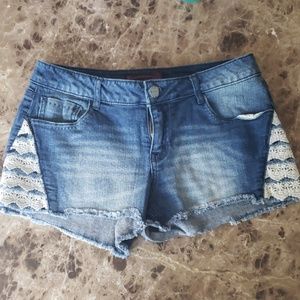 Comfortable stretchy shorts with a lace detail